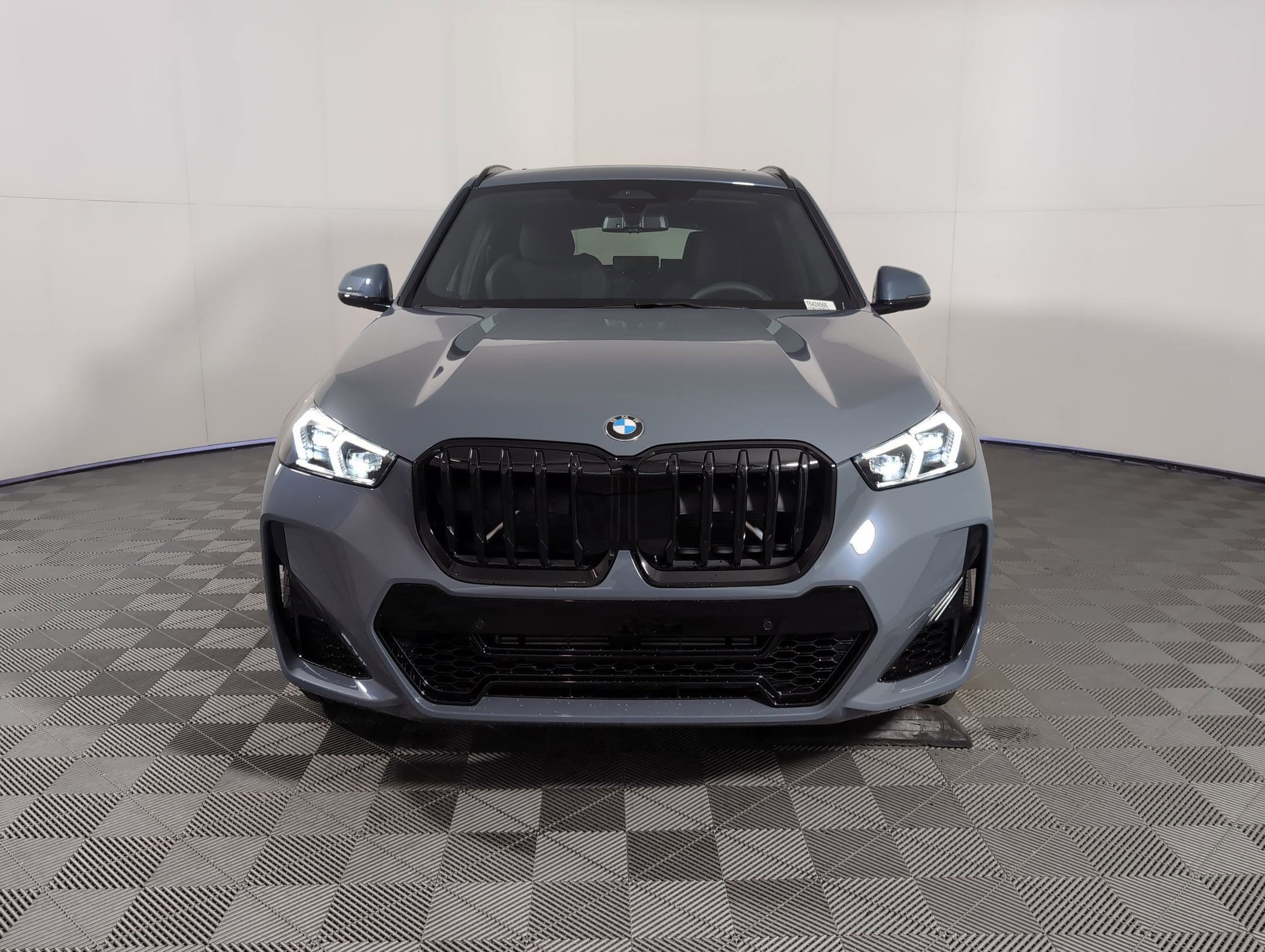 Used 2026 BMW X1 xDrive28i w/ M Sport Package image 4