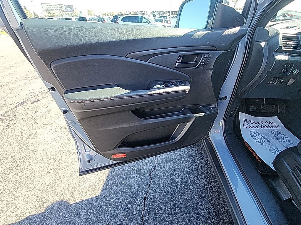 Certified 2024 Honda Passport TrailSport image 13