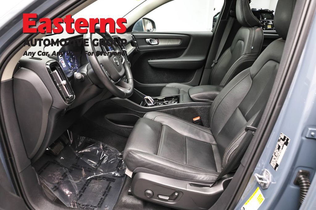 Used 2021 Volvo XC40 T4 Inscription FWD image 14
