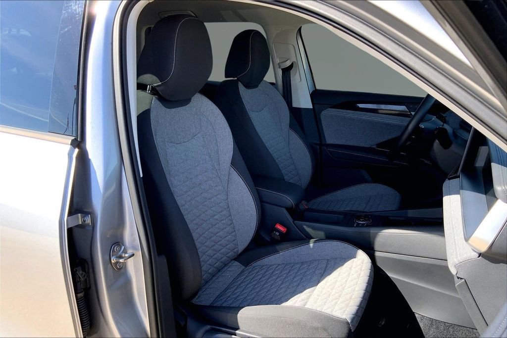 Certified 2025 Volkswagen Tiguan S image 7