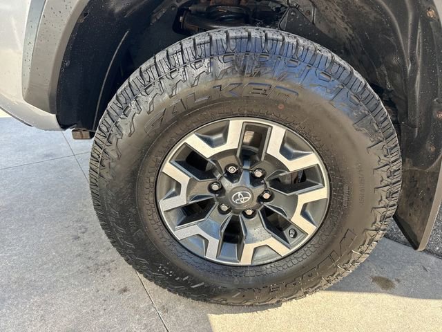 Used 2017 Toyota Tacoma TRD Off-Road w/ Tow Package (A/T) image 37