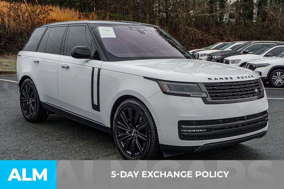 Used 2023 Land Rover Range Rover SE image 3