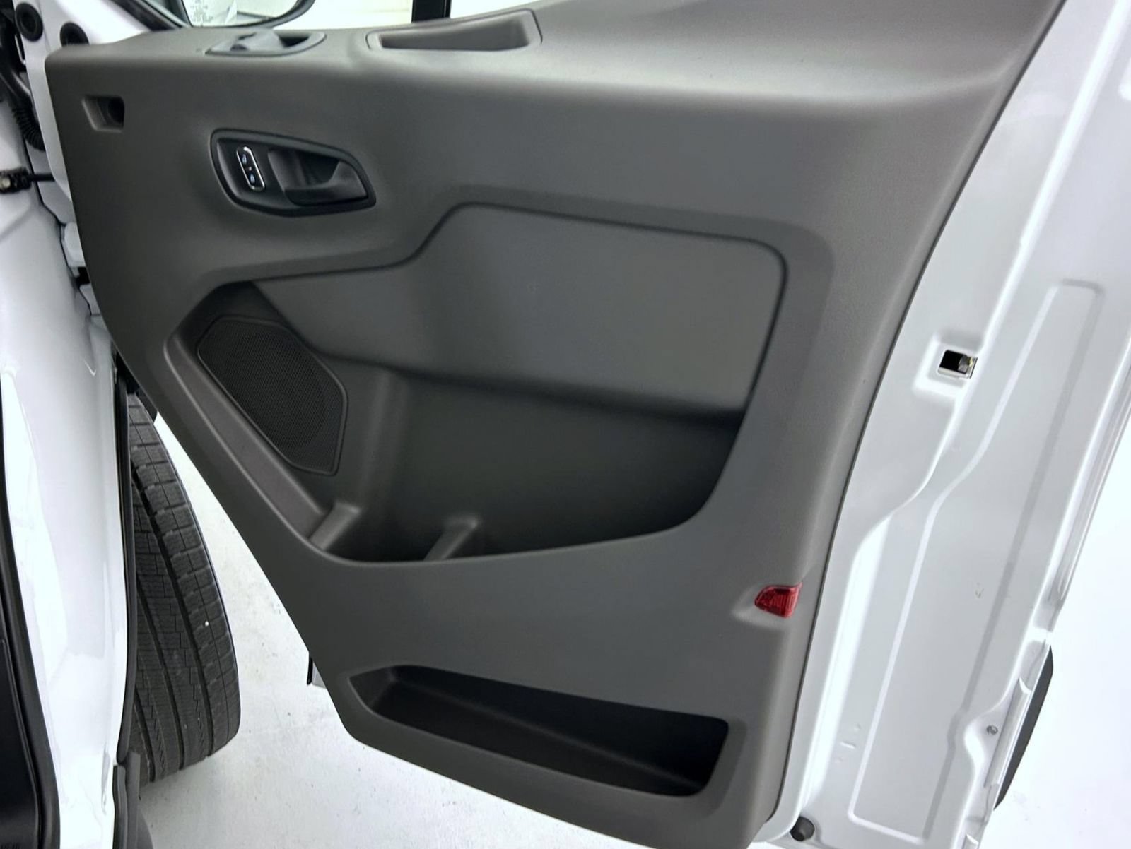New 2027 Ford Transit 250 148 Medium Roof w/ Load Area Protection Package RWD image 16