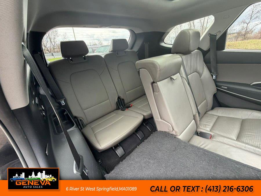 Used 2014 Hyundai Santa Fe GLS image 13