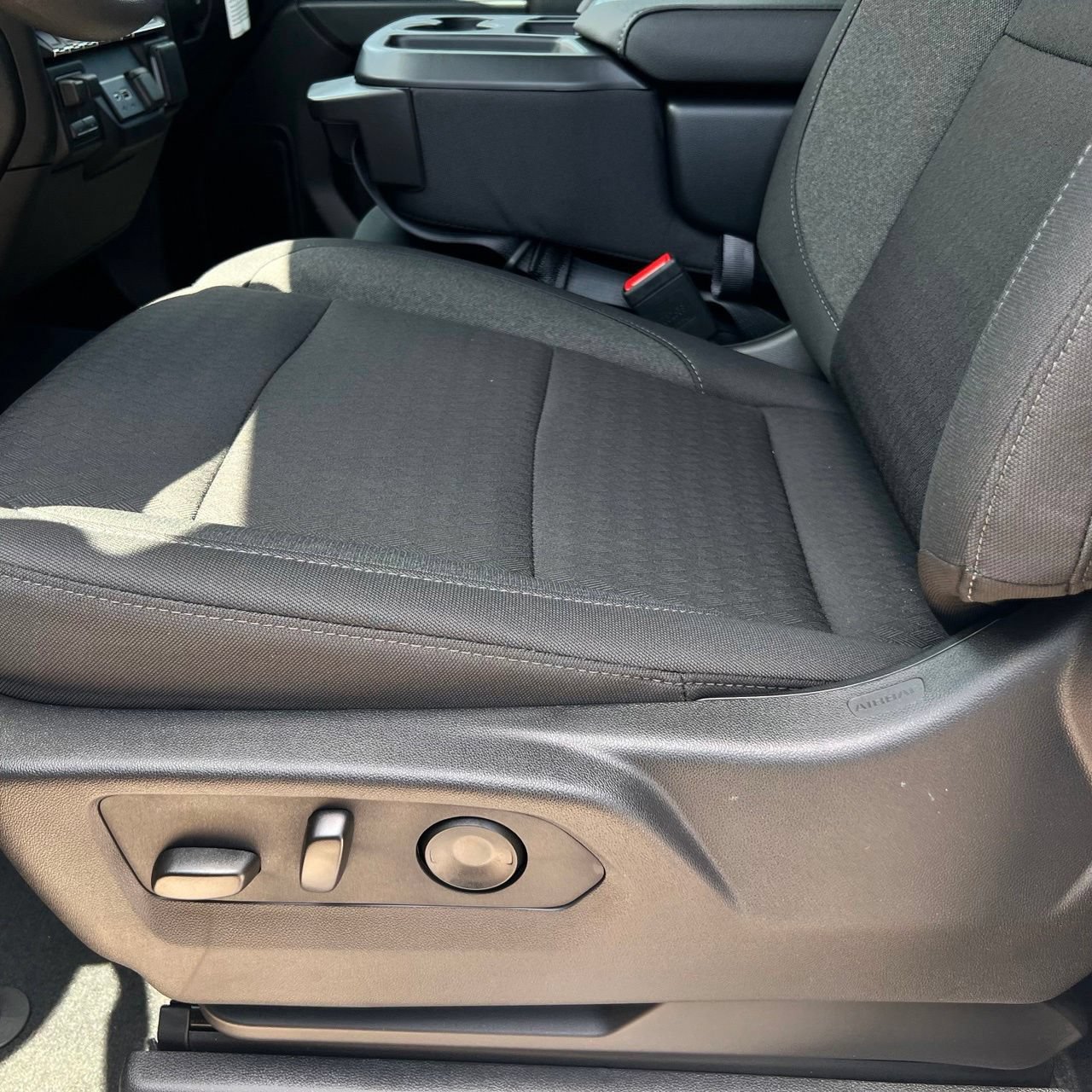 New 2026 Chevrolet Silverado 1500 Custom w/ LPO, Dark Essentials Package AWD/4WD image 23