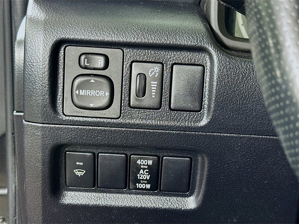 Used 2018 Toyota 4Runner TRD Off-Road image 21