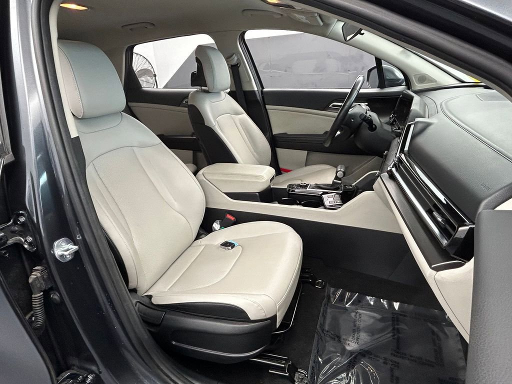 Used 2024 Kia Sportage EX image 42