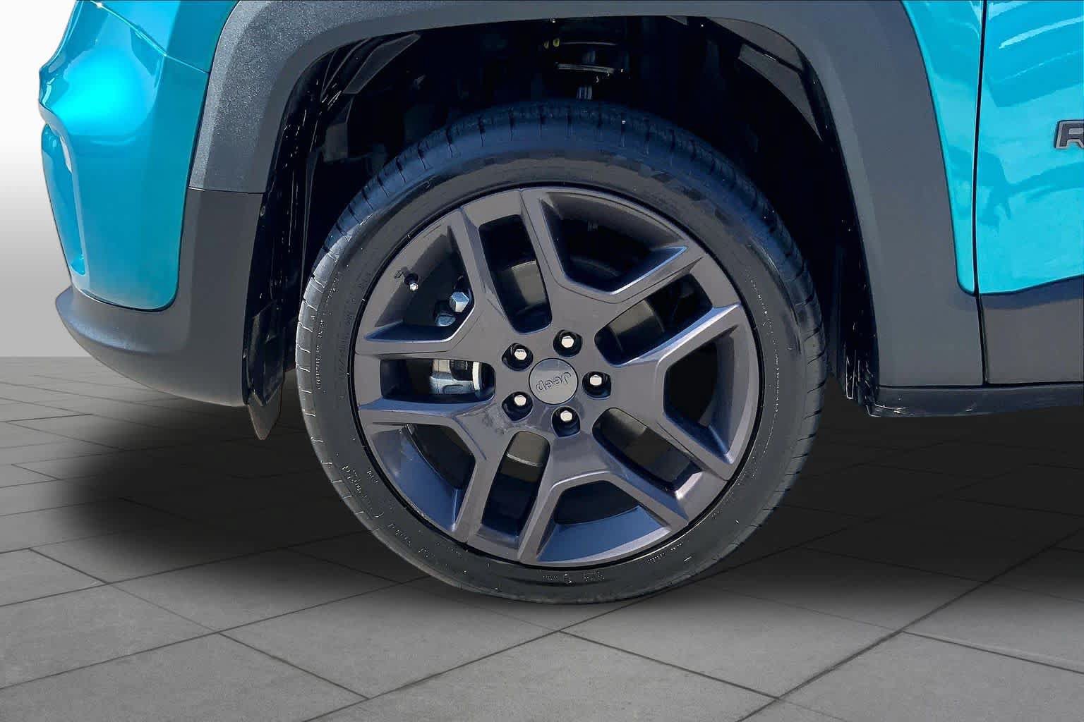 Used 2021 Jeep Renegade Latitude AWD/4WD image 11