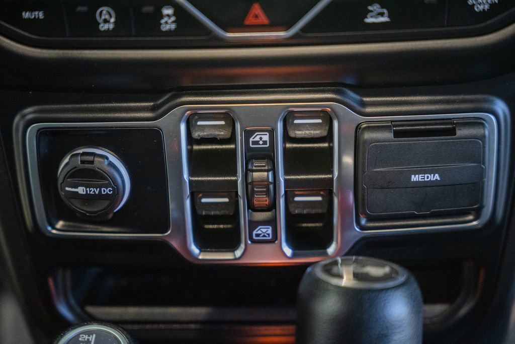Certified 2022 Jeep Wrangler Unlimited Sport AWD/4WD image 30