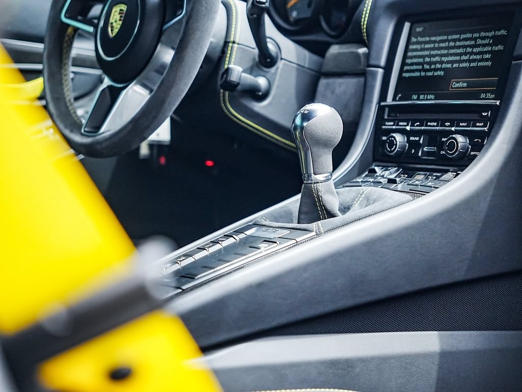 Certified 2016 Porsche Cayman GT4 RWD image 21