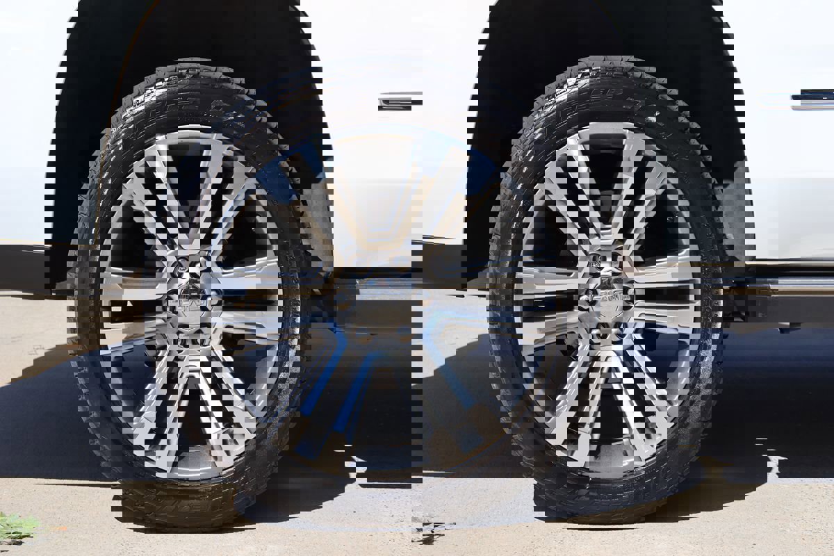 Used 2019 GMC Yukon Denali w/ Denali Ultimate Package image 48