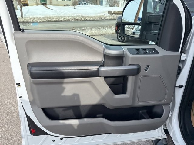 Used 2017 Ford F150 XLT w/ Equipment Group 302A Luxury image 16