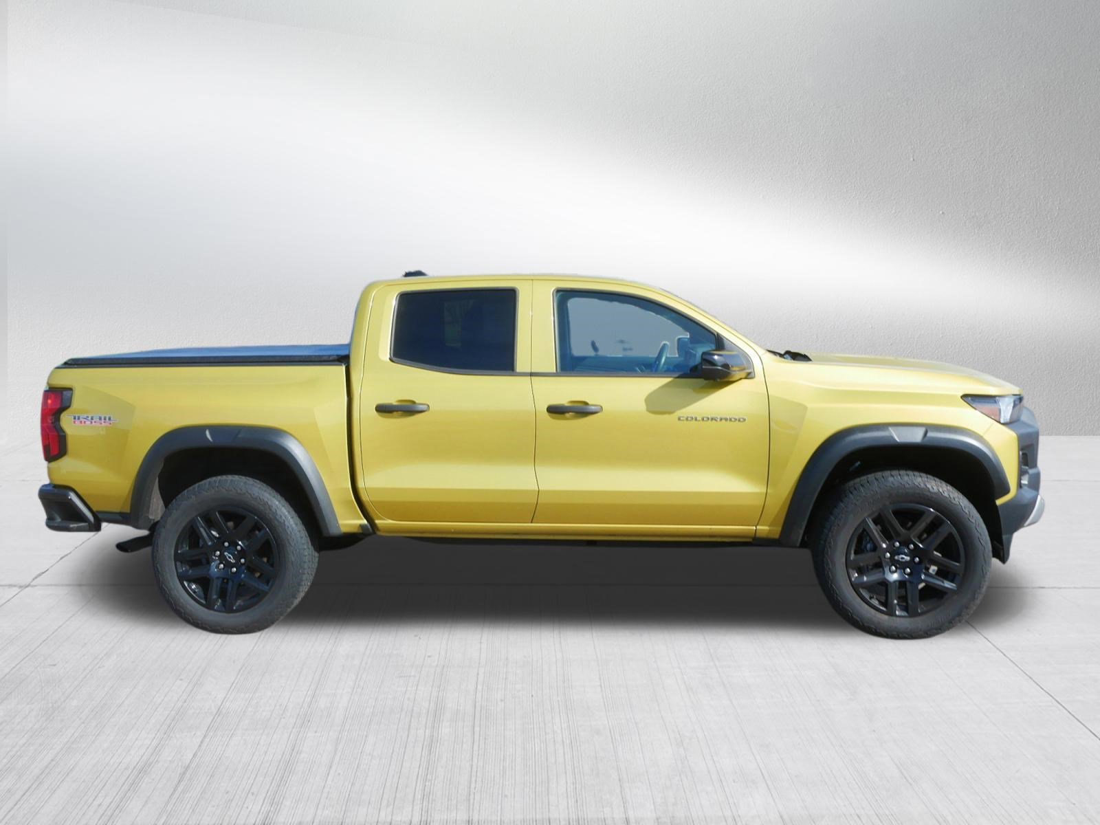 Used 2023 Chevrolet Colorado Trail Boss w/ Technology Package AWD/4WD image 8