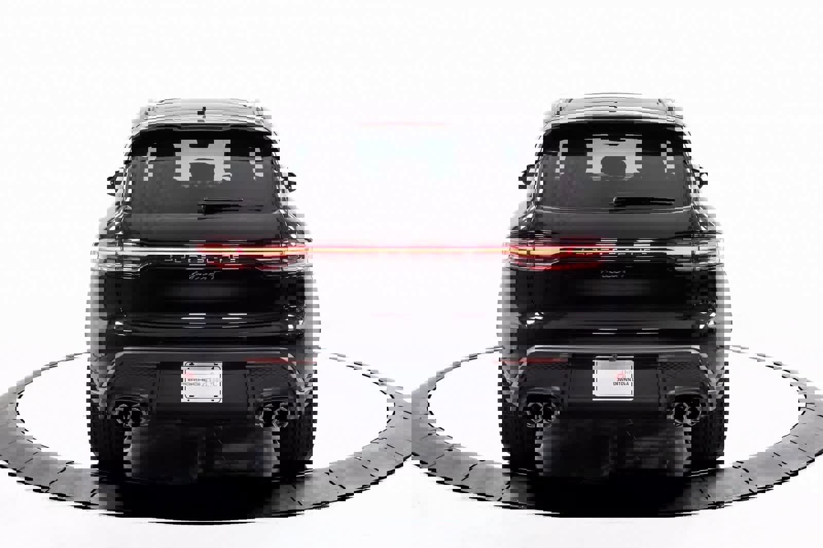 Certified 2025 Porsche Macan Turbo image 6