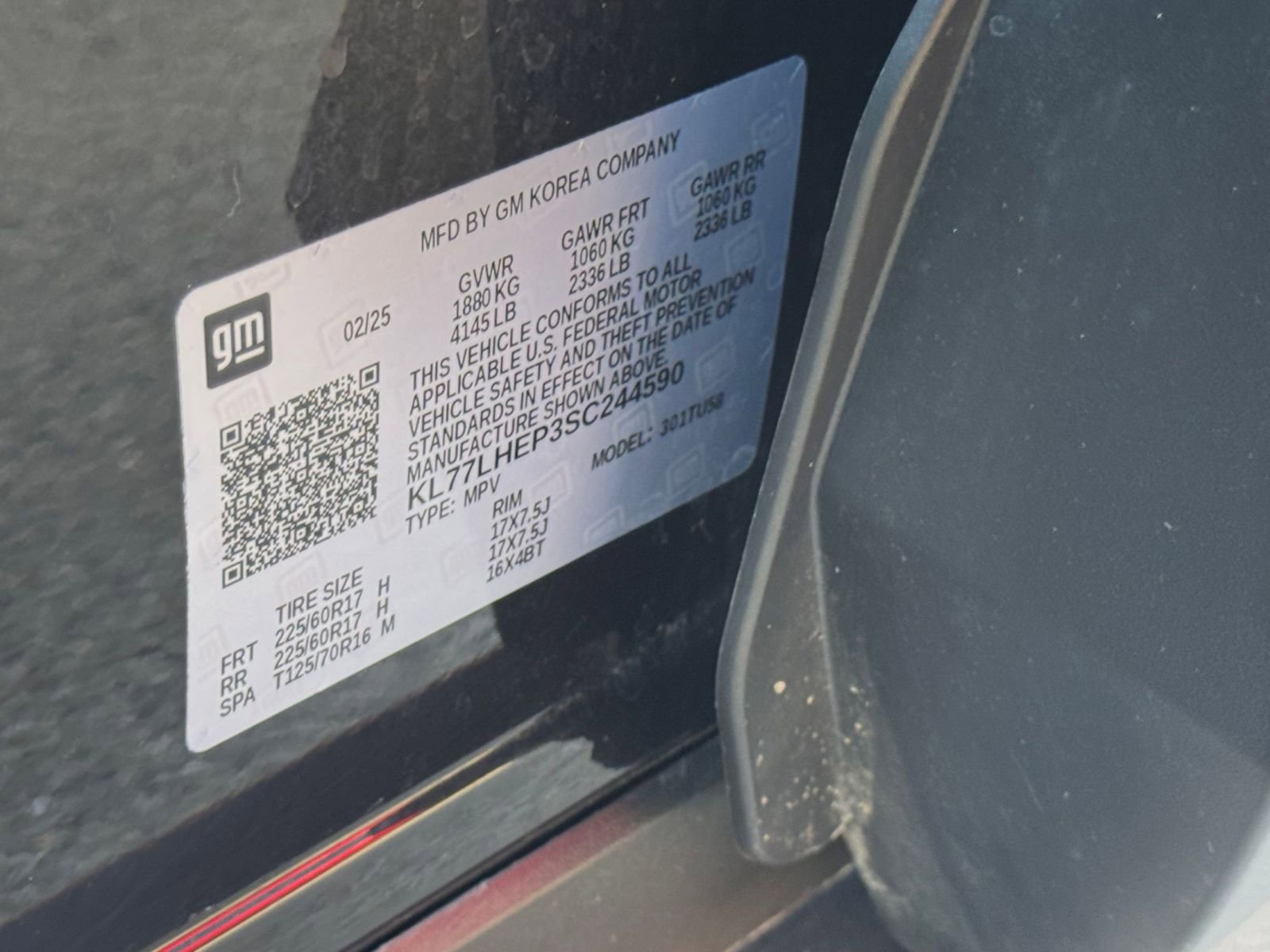 Used 2025 Chevrolet Trax LT FWD image 29