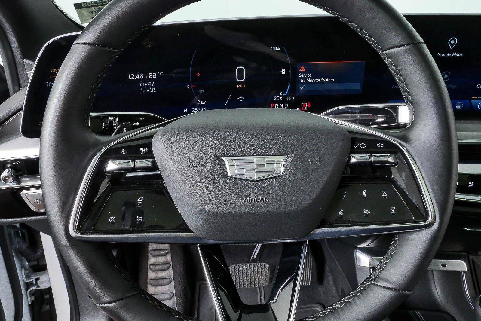 Used 2024 Cadillac Lyriq Luxury AWD/4WD image 8