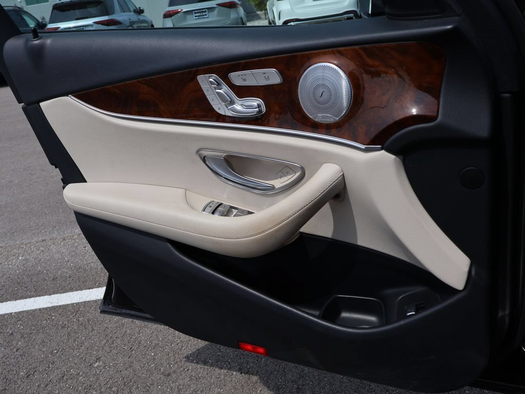 Used 2019 Mercedes-Benz E 300 4MATIC image 38
