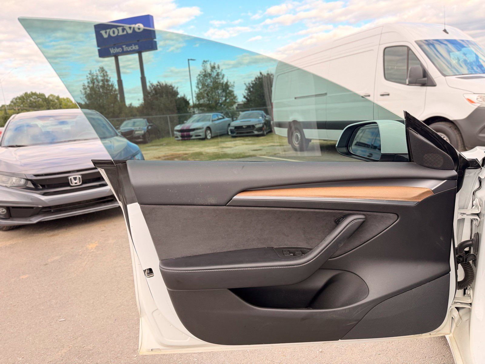 Used 2021 Tesla Model 3 Long Range AWD/4WD image 14