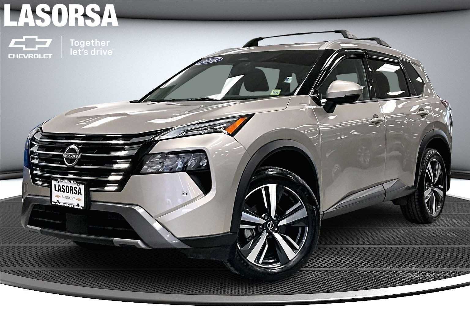 Used 2024 Nissan Rogue SL AWD/4WD image 1