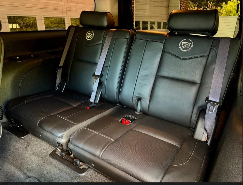 Used 2013 Cadillac Escalade Premium AWD/4WD image 6
