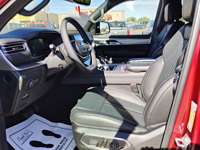 New 2025 Jeep Wagoneer L 4WD w/ Convenience Group I image 9