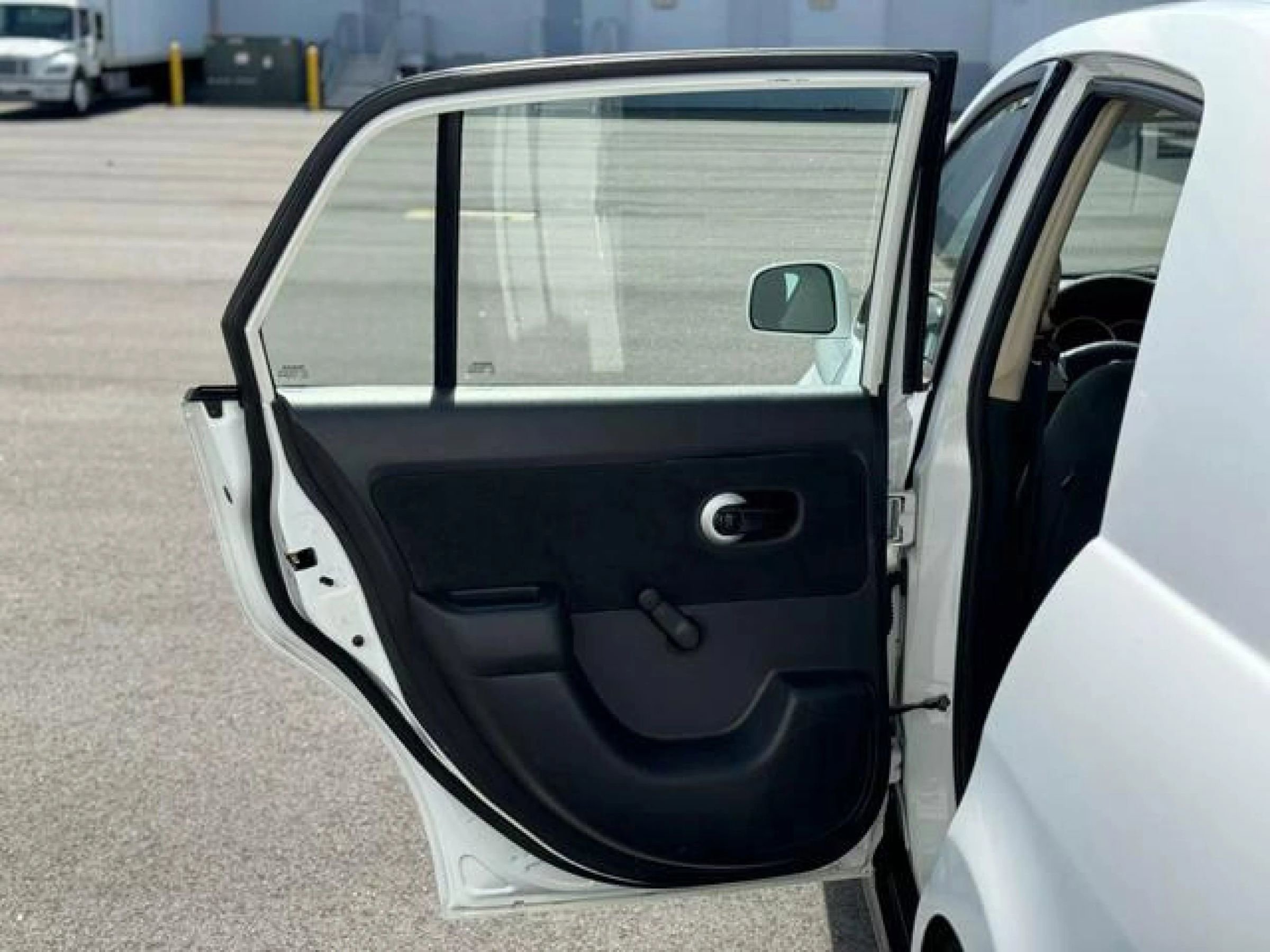 Used 2011 Nissan Versa 1.8 S image 23