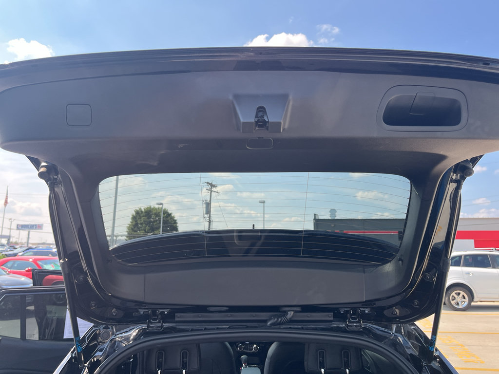 Used 2025 Chevrolet Trax RS FWD image 34