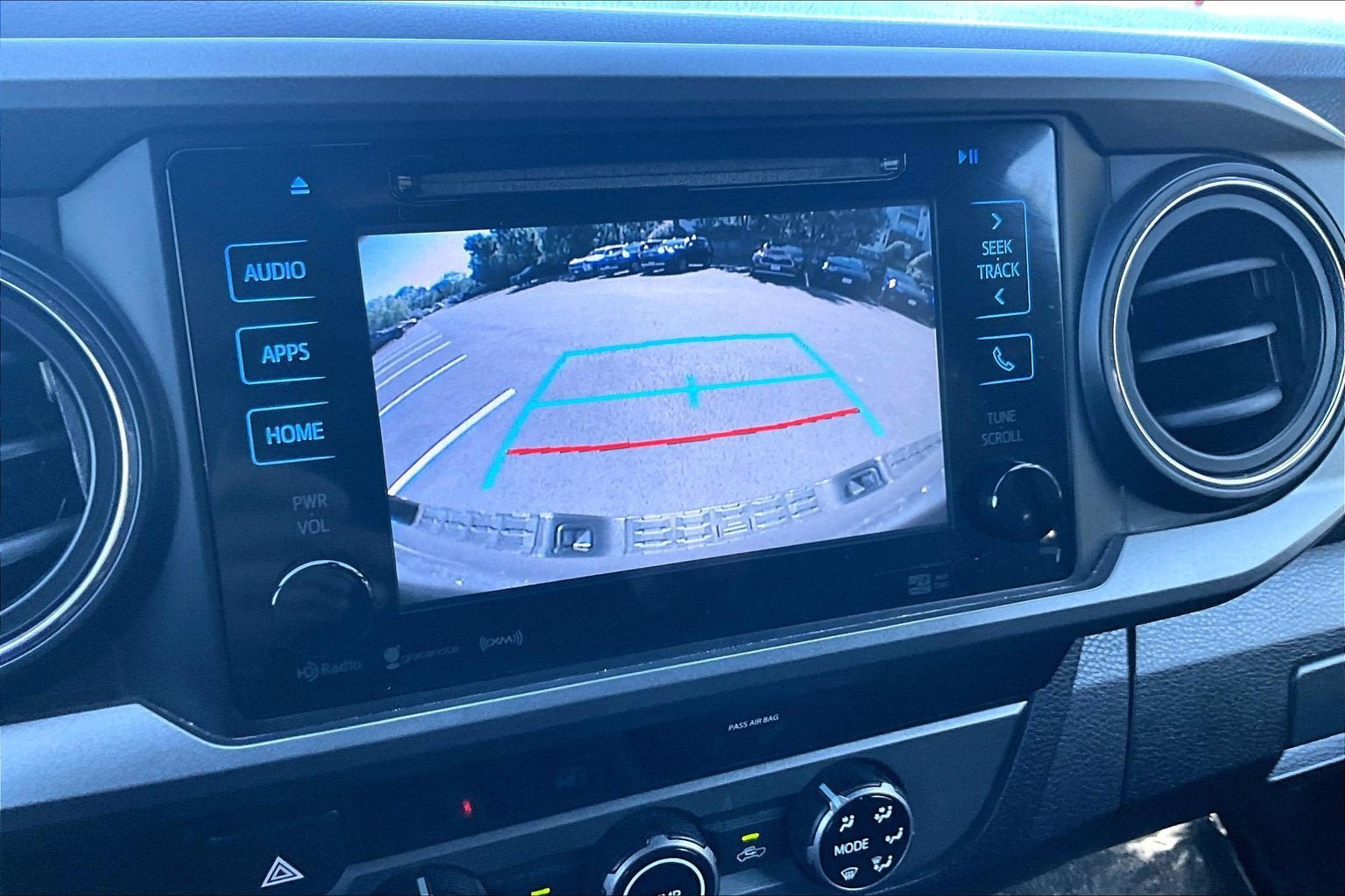 Used 2018 Toyota Tacoma TRD Off-Road w/ Technology Package AWD/4WD image 19