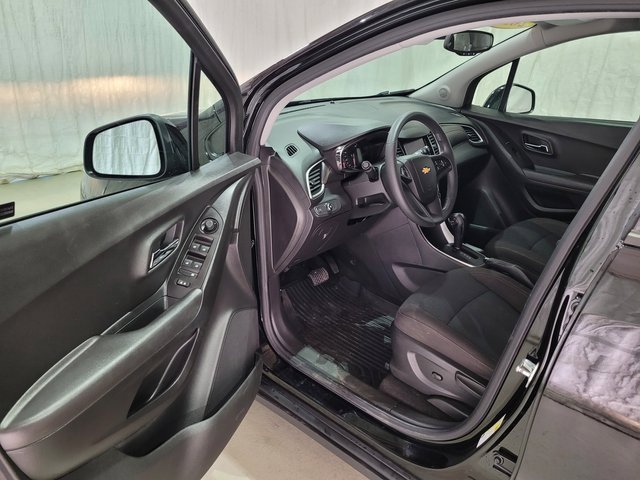 Used 2020 Chevrolet Trax LS w/ Tint and Cruise Package image 22