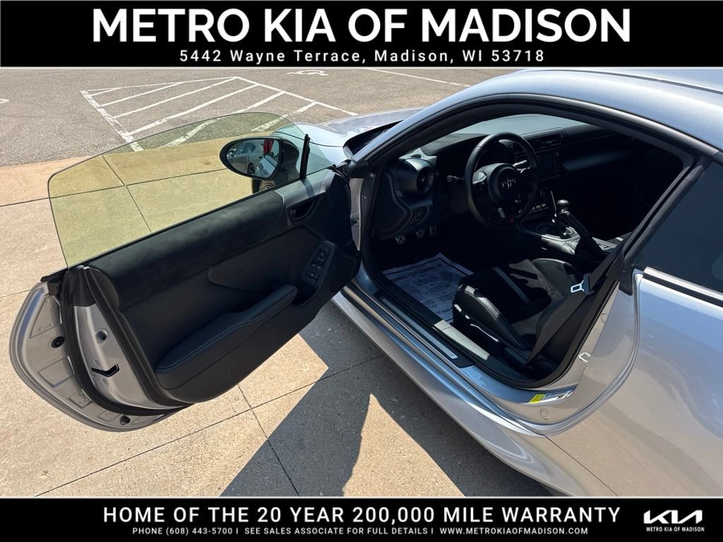 Used 2024 Toyota GR86 Premium RWD image 11