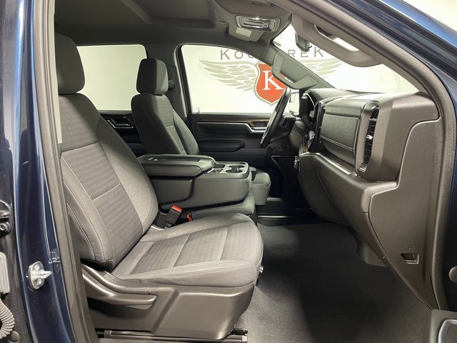 Used 2023 Chevrolet Silverado 1500 LT image 22