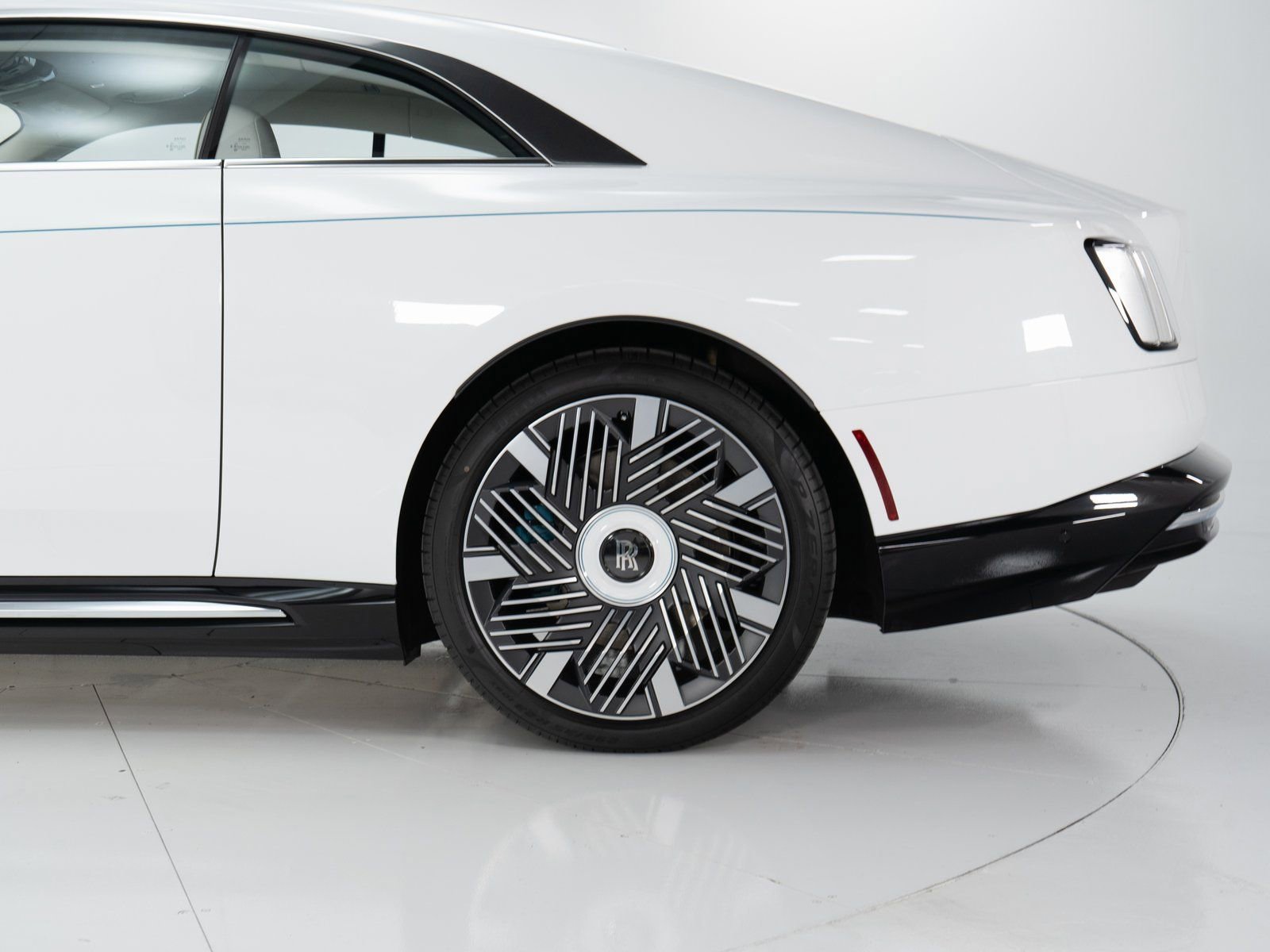 New 2026 Rolls-Royce Spectre Inspired By Primavera image 42