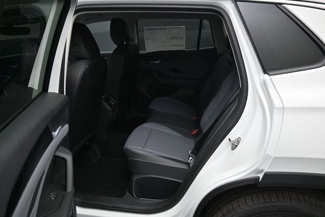 New 2026 Volkswagen Tiguan SE FWD image 11