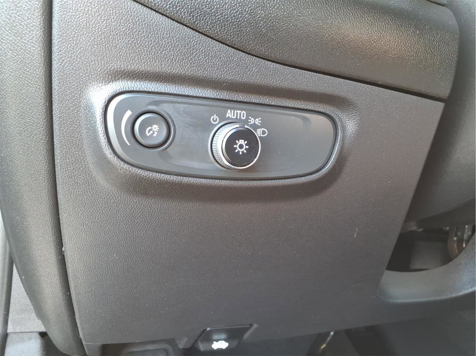 Used 2023 Chevrolet Equinox LT AWD/4WD image 16