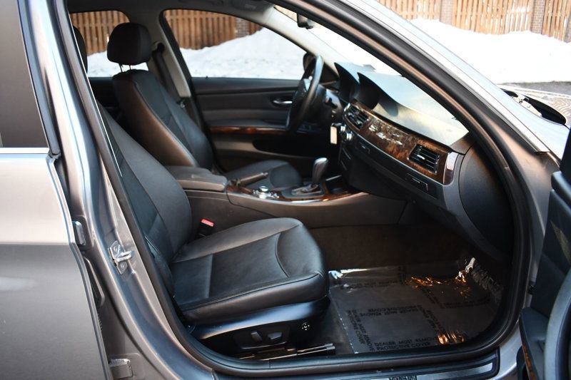 Used 2011 BMW 335i xDrive Sedan image 26