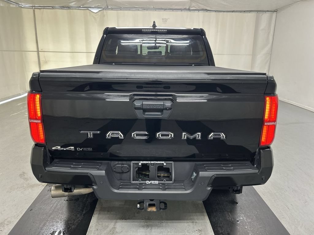Used 2024 Toyota Tacoma SR5 AWD/4WD image 21