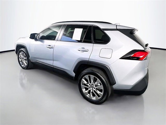 Used 2023 Toyota RAV4 XLE Premium image 5