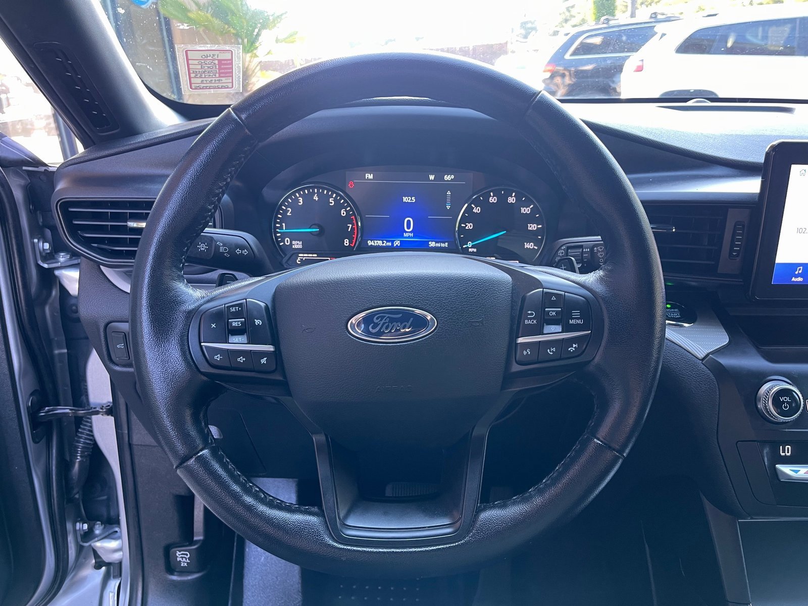 Used 2020 Ford Explorer XLT image 31