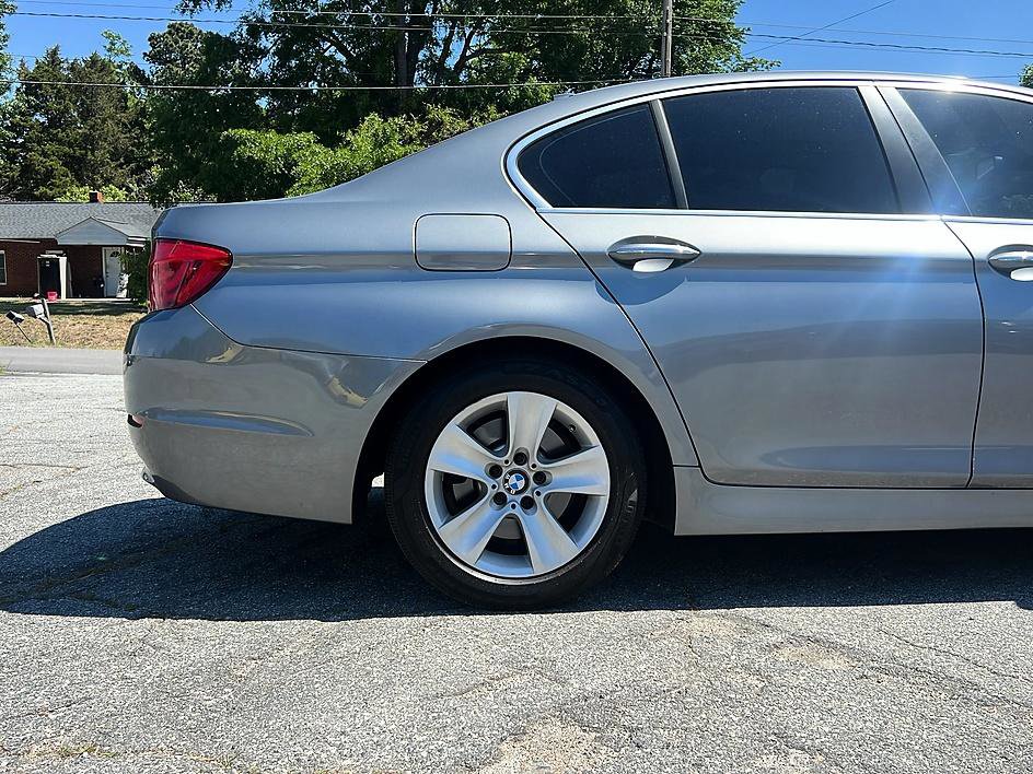 Used 2011 BMW 528i Sedan RWD image 19
