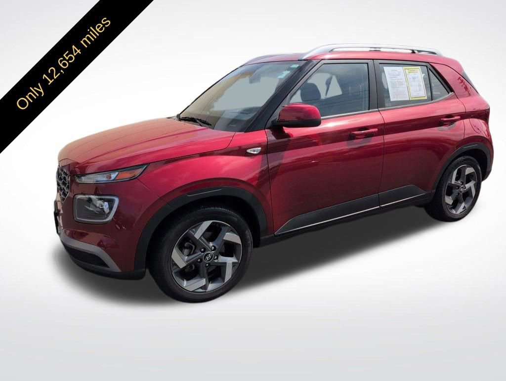 Used 2023 Hyundai Venue Limited image 2