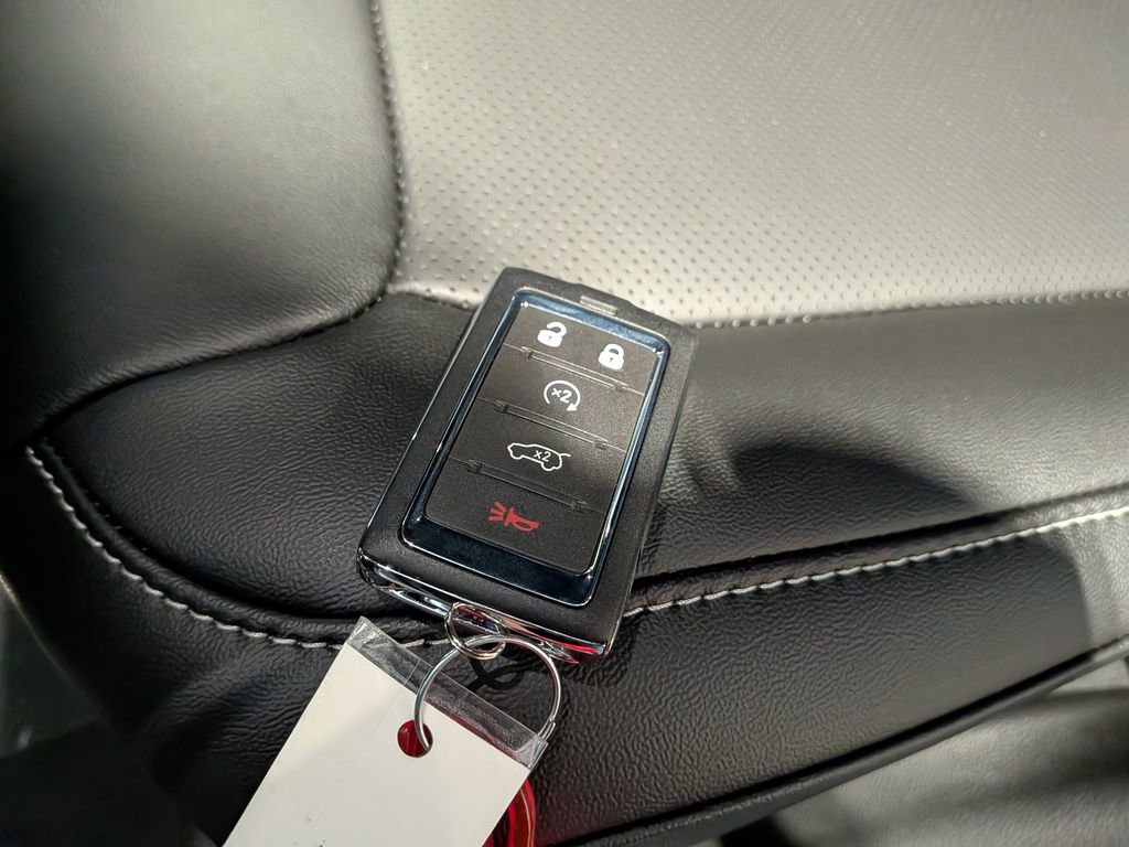 New 2025 Jeep Grand Cherokee Limited w/ Luxury Tech Group II image 29