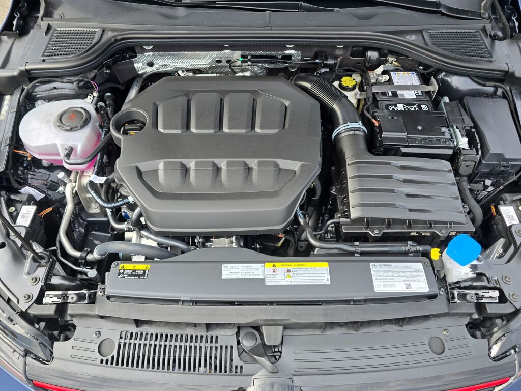 New 2025 Volkswagen GTI SE image 17
