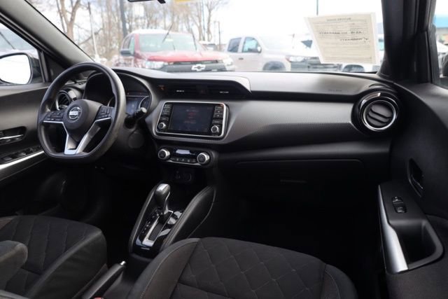Used 2019 Nissan Kicks SV image 32