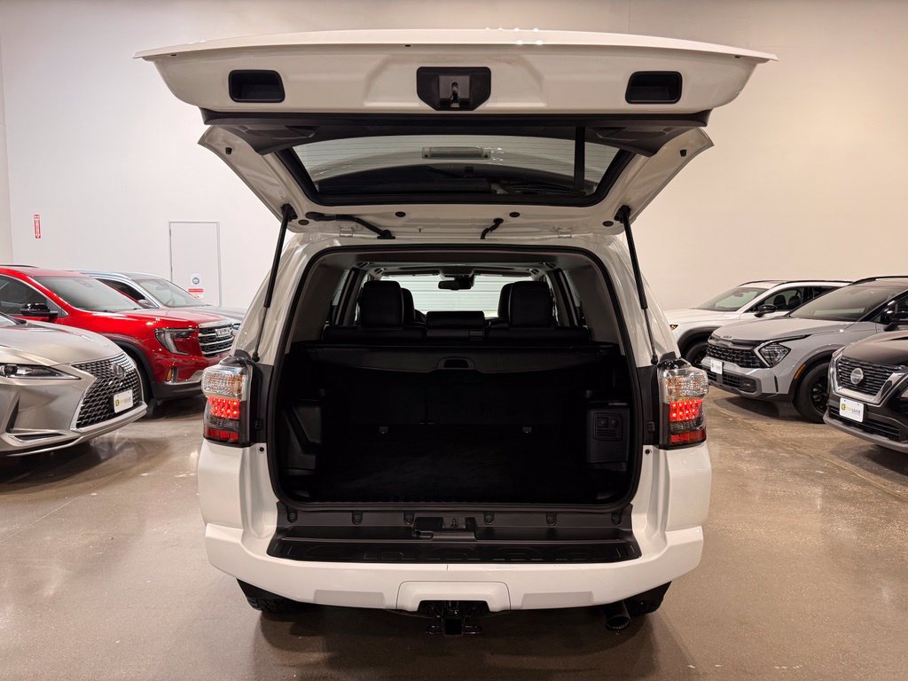 Used 2024 Toyota 4Runner SR5 Premium w/ Moonroof Package AWD/4WD image 9