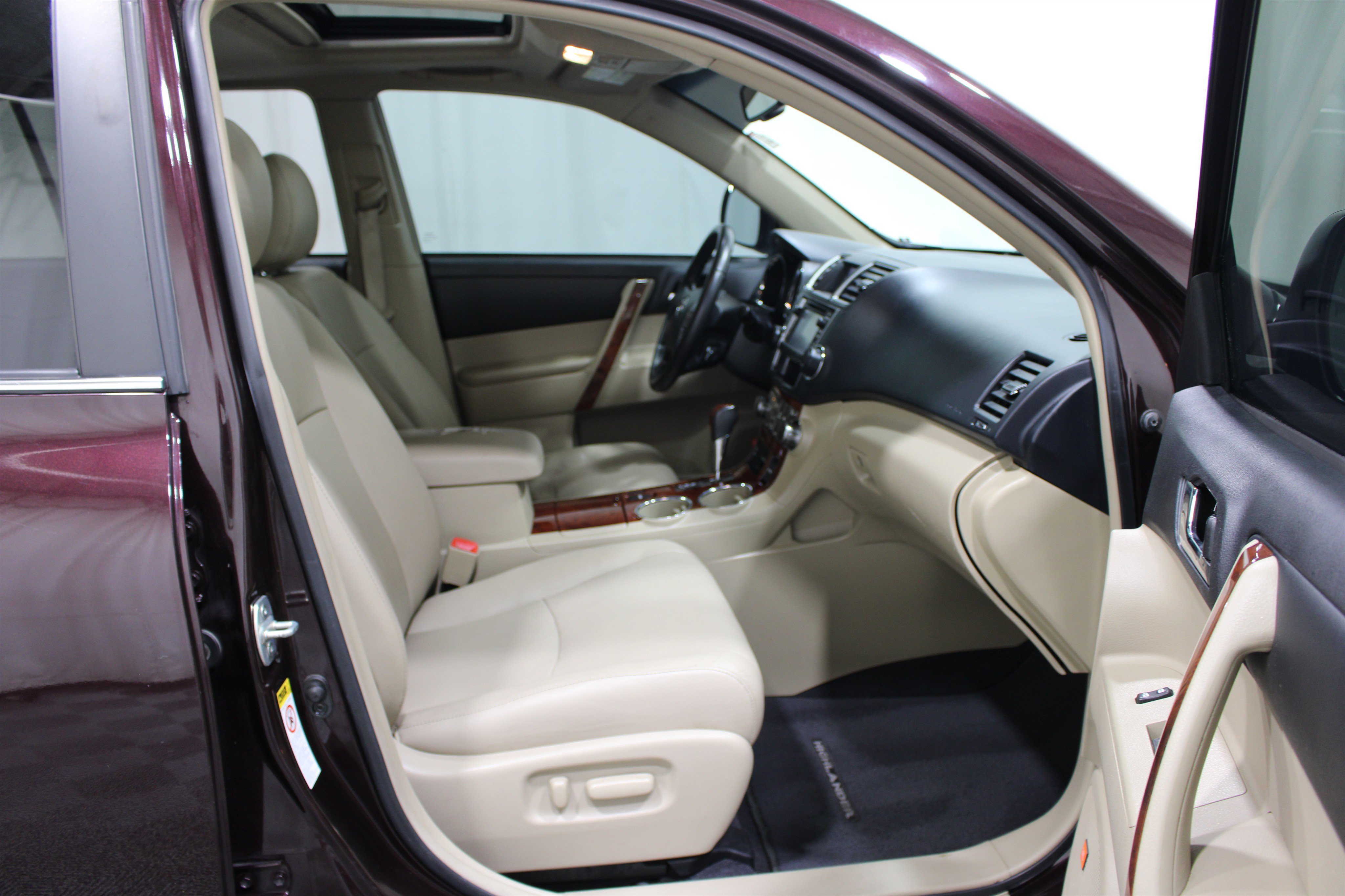 Used 2013 Toyota Highlander Limited FWD image 23