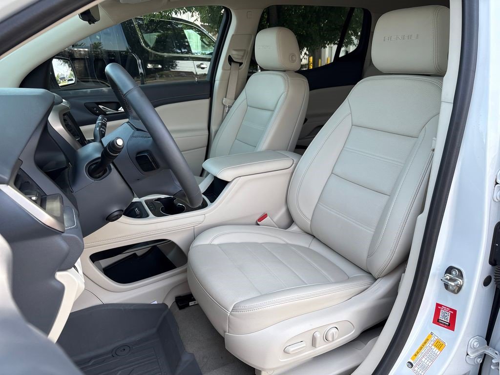 Certified 2023 GMC Acadia Denali w/ Denali Ultimate Package FWD image 15