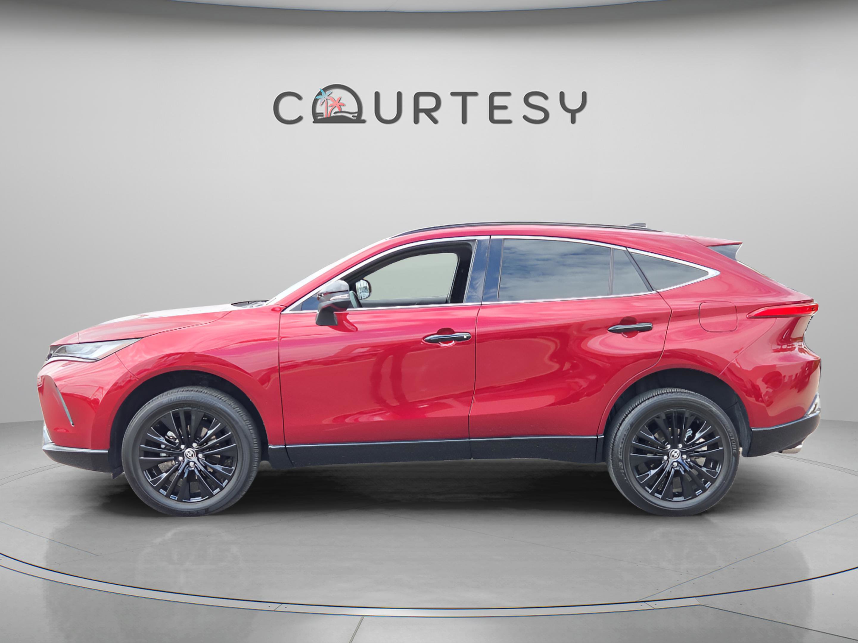 Certified 2024 Toyota Venza Nightshade image 3