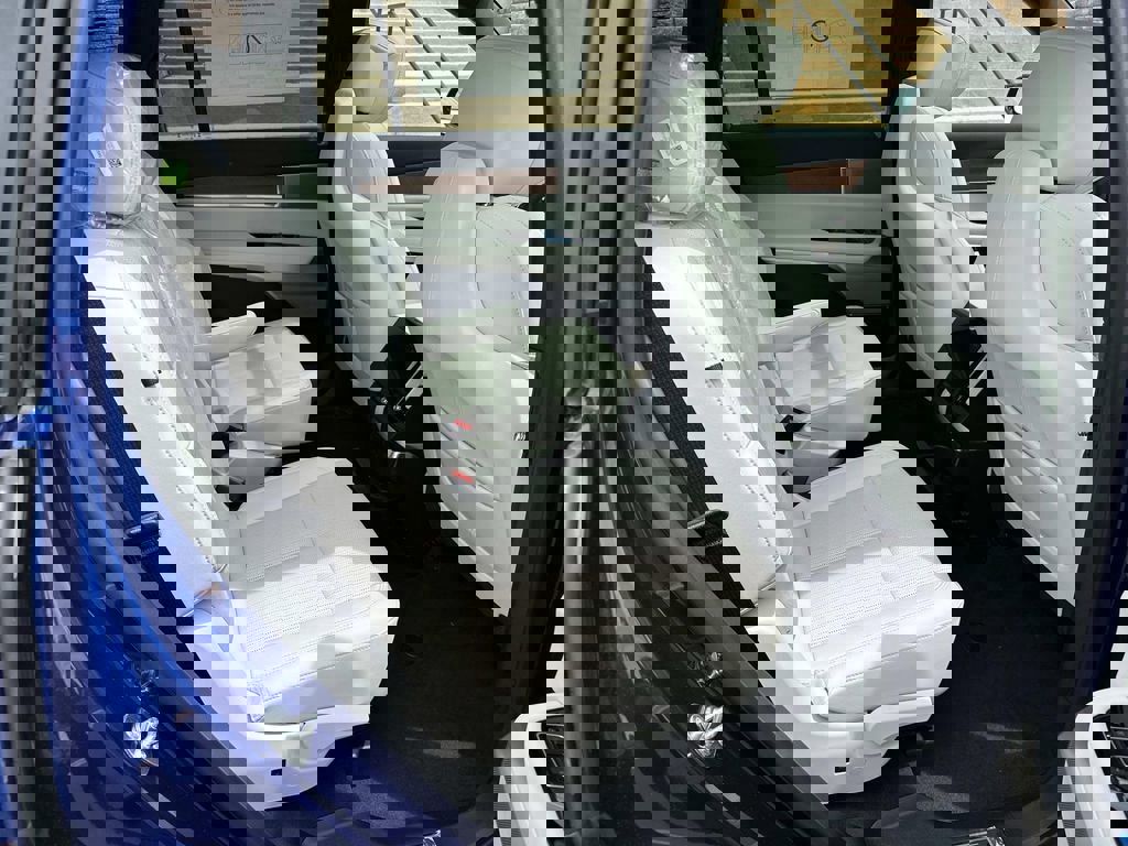 New 2026 Cadillac Vistiq Sport image 11