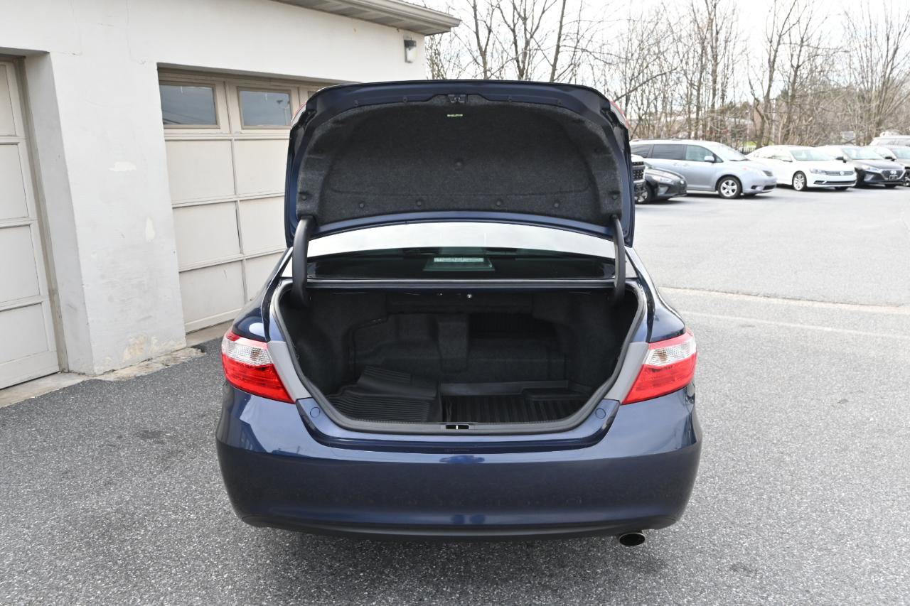 Used 2017 Toyota Camry XLE w/ Moonroof Package image 28