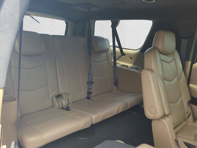 Used 2020 Cadillac Escalade ESV Platinum AWD/4WD image 18